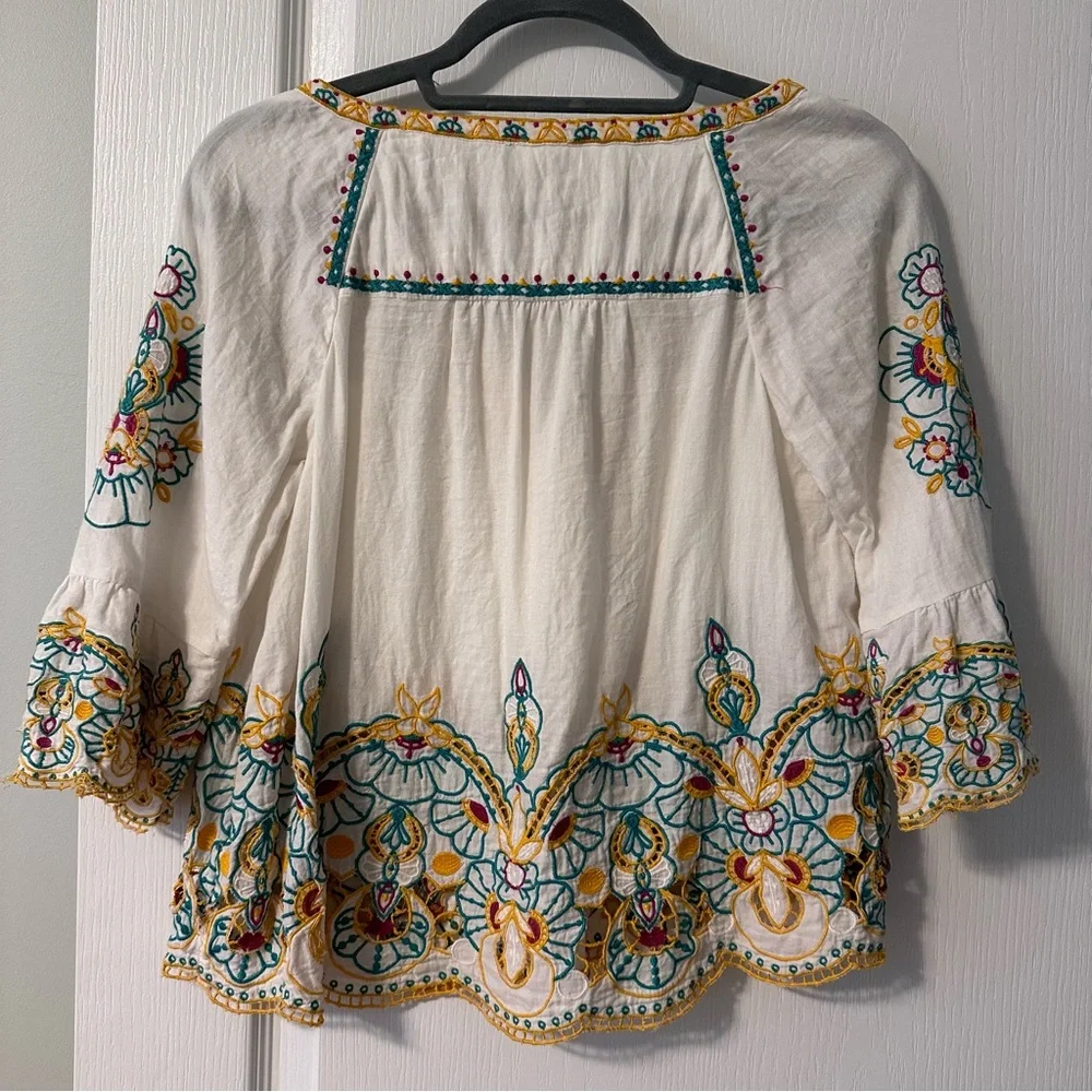 Akemi + Kin Size 2 women’s top from Anthropologie - Picture 4 of 4